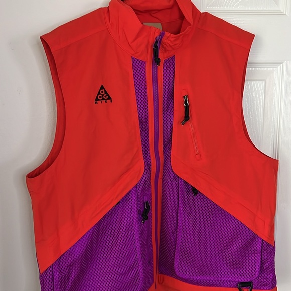 NIKE Men’s ACG Vest Orange Purple Size Small - Picture 2 of 13